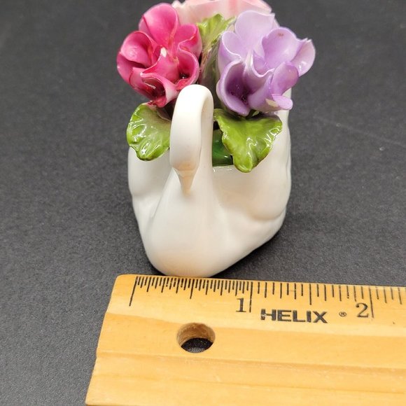Vintage Aynsley Bone China Hand Modelled Swan With Flowers Figurine From England - Picture 12 of 12